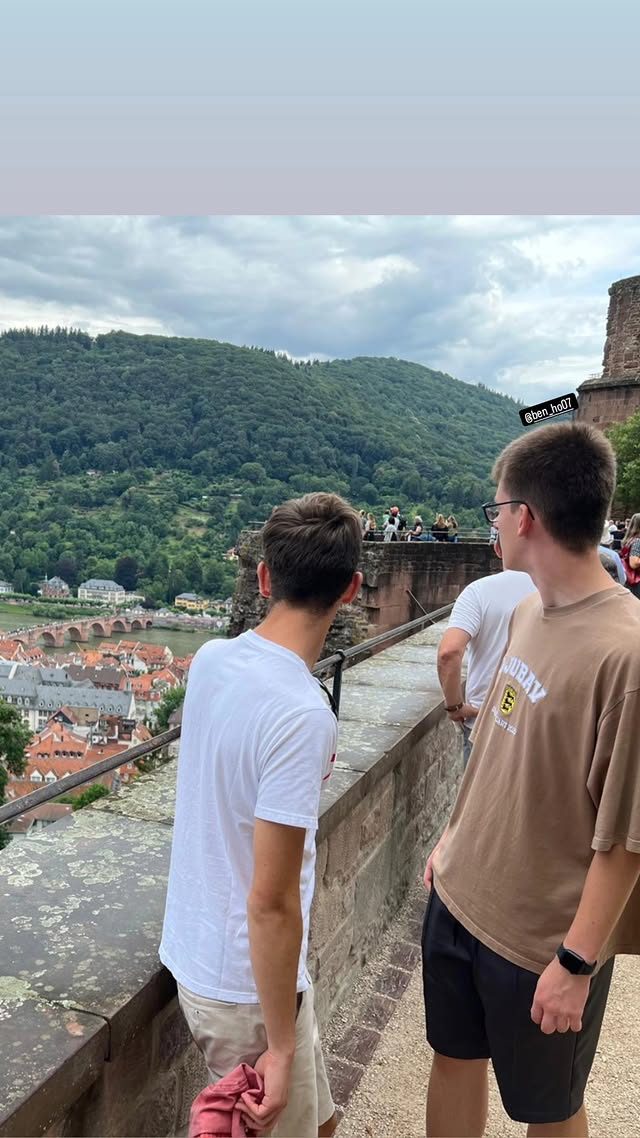 Friends looking over Heidelberg